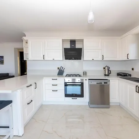 Splendid Villa With Private Pool And Jacuzzi Near Beach In Bodrum Villa Turgutreis