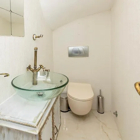 Villa Splendid Villa With Private Pool And Jacuzzi Near Beach In Bodrum *